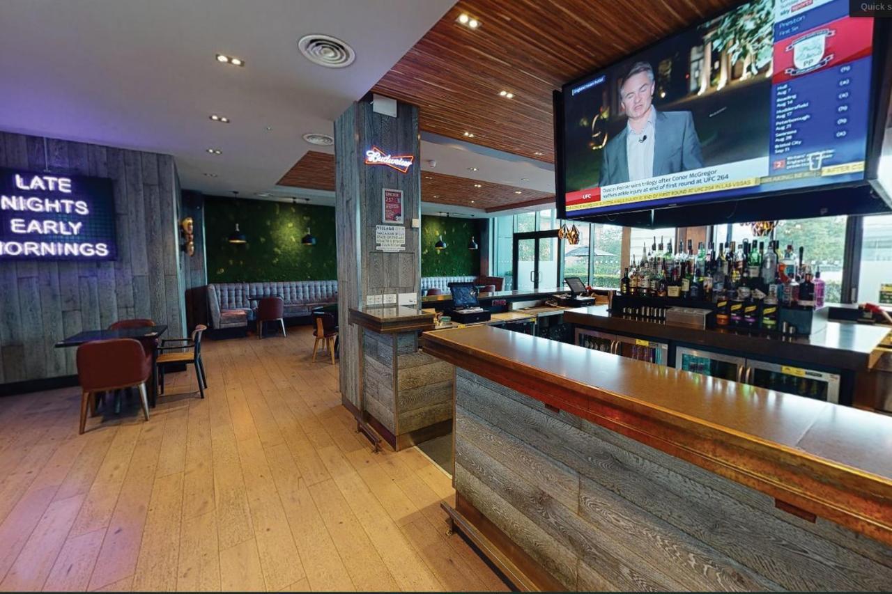 Village Hotel Solihull Esterno foto