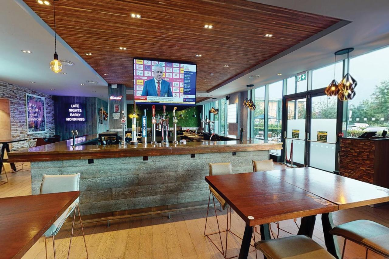 Village Hotel Solihull Esterno foto