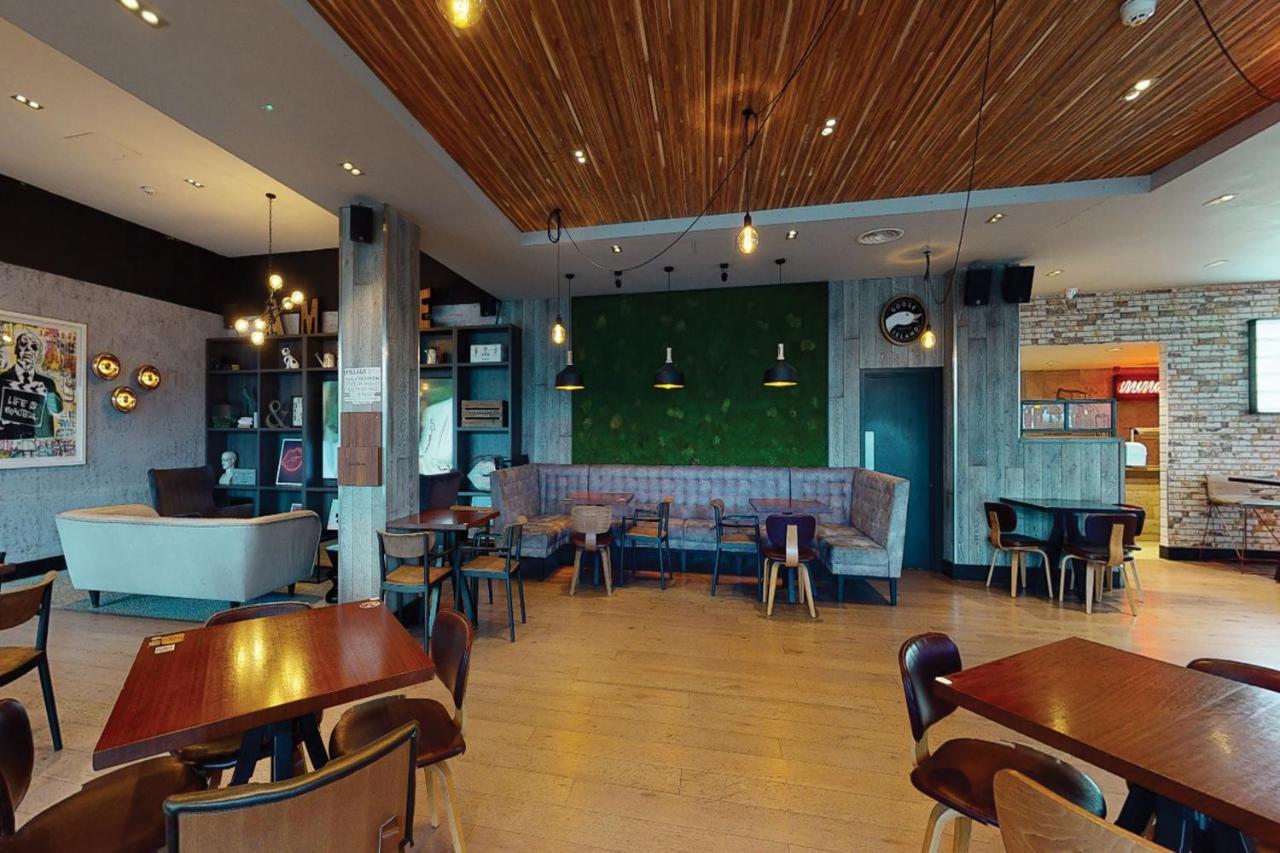 Village Hotel Solihull Esterno foto