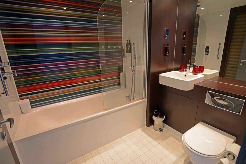 Village Hotel Solihull Esterno foto