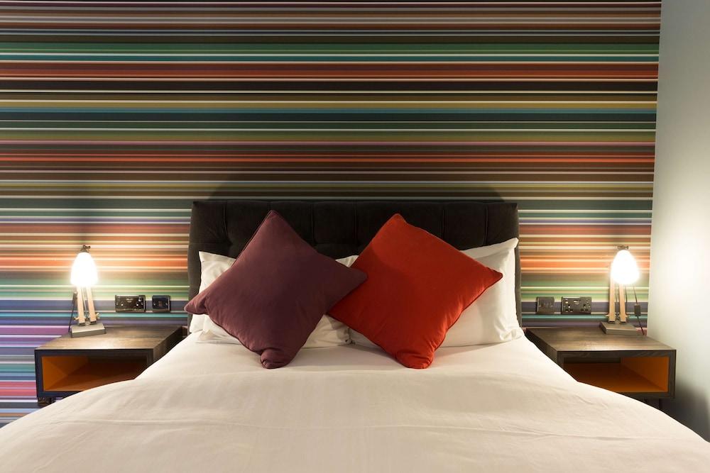 Village Hotel Solihull Esterno foto