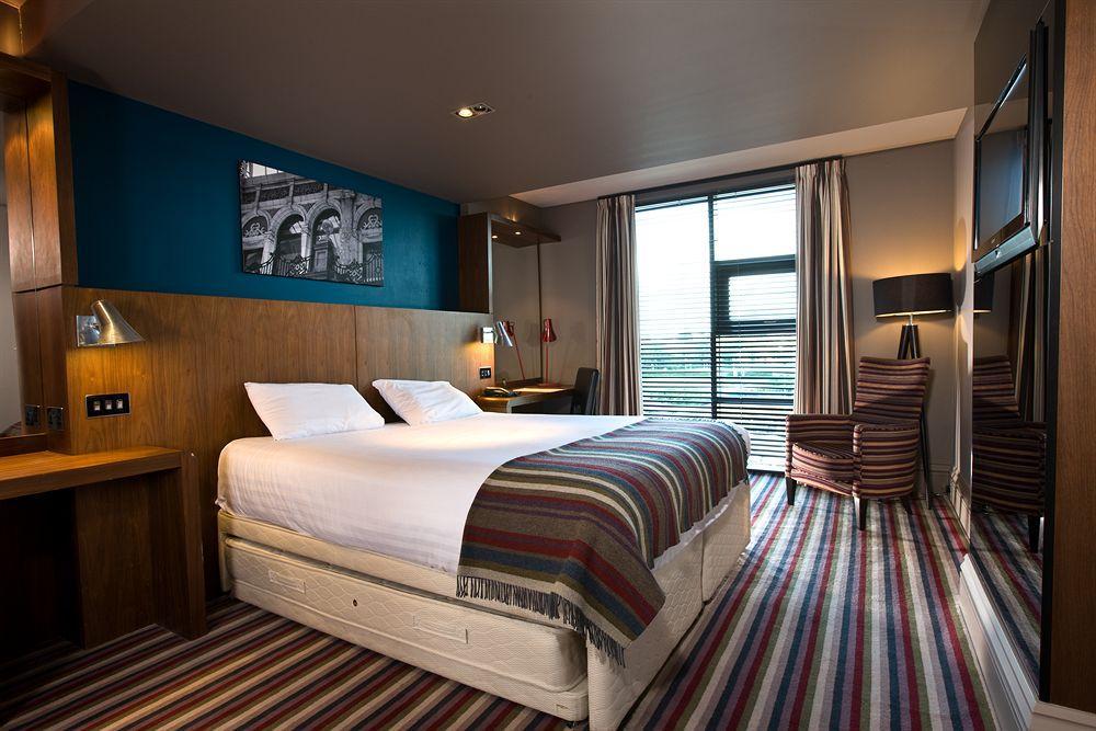 Village Hotel Solihull Esterno foto