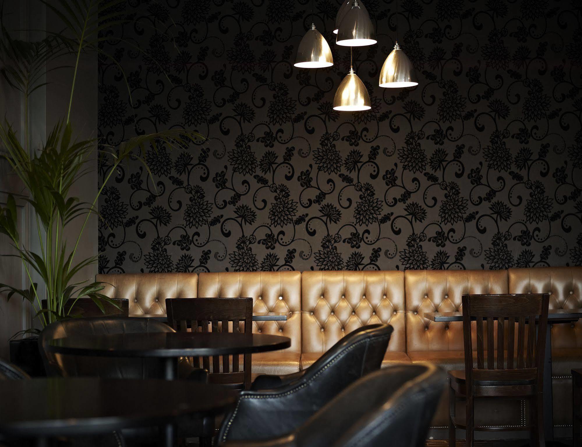 Village Hotel Solihull Esterno foto